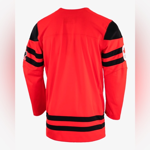 Nike Canada Hockey Jersey - Picture 2 of 5